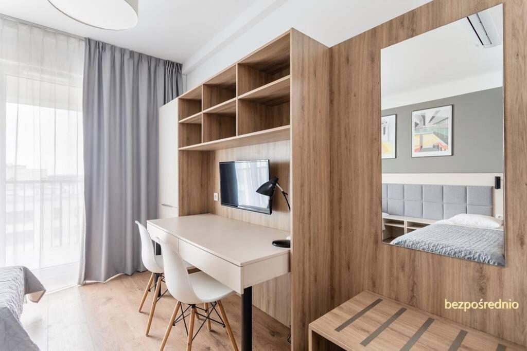 Apartament Nowy I Komfortowy W Warszawie Z Dedykowanym Parkingiem Podziemnym W Cenie, Wifi, Blisko Centrum New In Finished To A High Specification Fitted Out To A High Standard On The 7th Floor, Wifi, Underground Parking Price Includ *