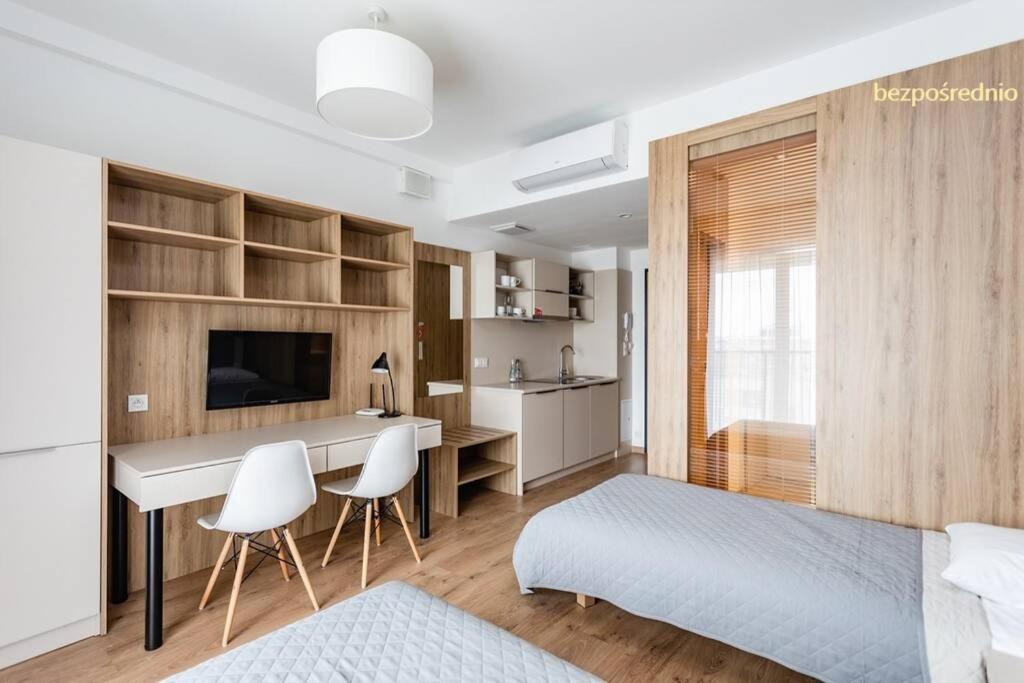 Nowy I Komfortowy W Warszawie Z Dedykowanym Parkingiem Podziemnym W Cenie, Wifi, Blisko Centrum New In Finished To A High Specification Fitted Out To A High Standard On The 7th Floor, Wifi, Underground Parking Price Includ Warszawa